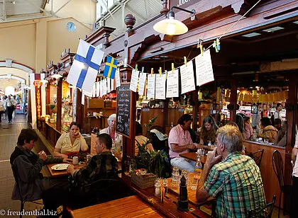 Markthalle und Marktplatz am Südhafen