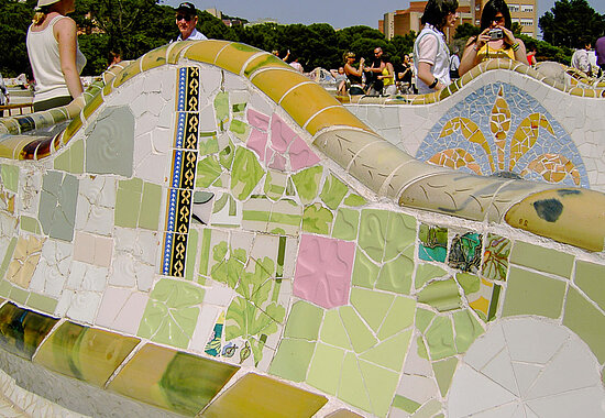 Schlangenbank im Park Guell