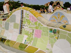 Mosaiken auf der Schlangenbank Park Güell