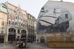 Artwork-Zeichnung auf Brandwand am Domplatz von Riga
