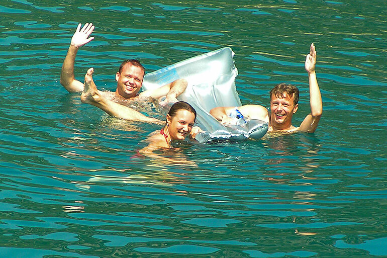 Schwimmende Faulenzer bei der Insel Kekova