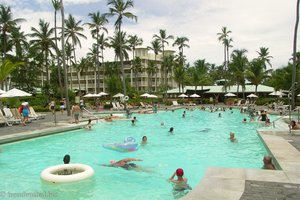 am ruhigen Pool des Riu Palace Macao