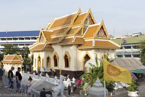 im Wat Traimit in Bangkok Chinatown