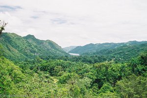 Blick vom Nationalpark zum Stausee