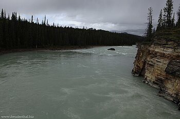 Athabasca River unterhalb der Wasserfälle