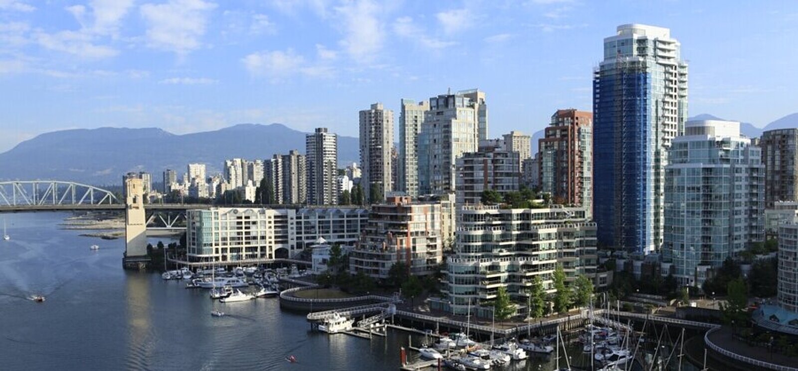 Morgendlicher Blick auf die Downtown von Vancouver in British Columbia, Kanada