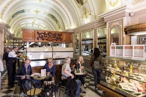 Zum Mittagessen im Caffe Cordina von Valletta