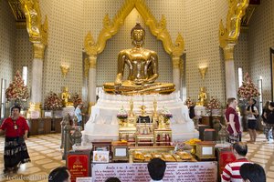 der Goldene Buddha im Phra Maha Mondop vom Wat Traimit
