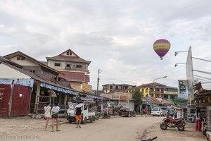 Heißluftballon über Vang Vieng