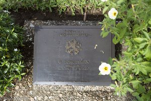 Grab eines Holländers - Thanbyuzayat