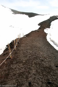 auf dem Weg zu einem der oberen Ätna-Krater