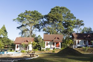 Bungalows beim Baan E-Tu Waterfall Resort