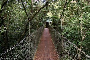 Hängebrücke zu den Zimmern bei der Finca Valverde