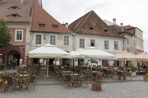 Restaurants an der Piata Mica, dem Kleinen Ring in Sibiu