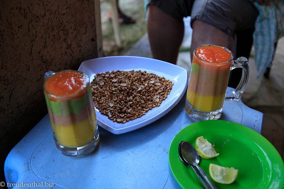 leckerer Saft im Saftladen von Bahir Dar in Äthiopien