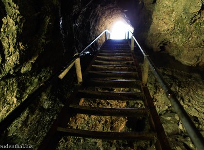 Aufstieg über den Leiterweg auf den Niederbauen