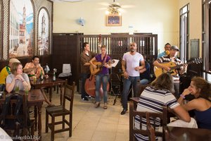 kubanische Musik im Café París