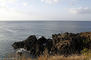 Black Rock - der schwarze Fels im Meer