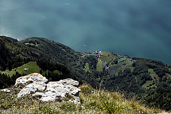 Tiefblick vom Gipfel