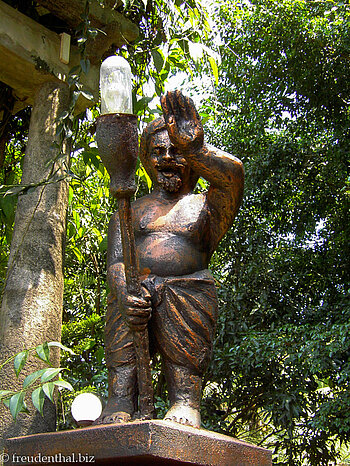 Statue bei Pinnawela