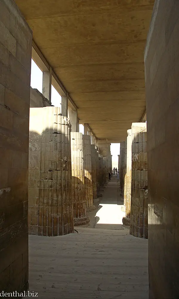 in der Stufenpyramide Sakkara