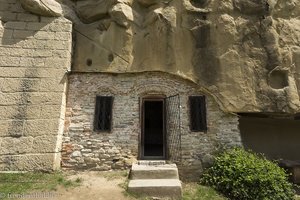 Eingang zur Felsenkirche des Klosters Corbii de Piatra