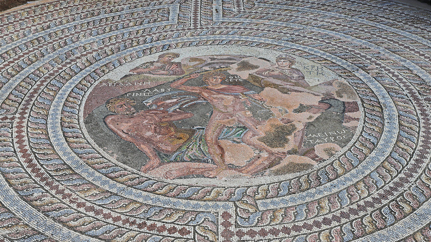 Theseus tötet den Minotaurus - Eines der bekanntesten Mosaiken