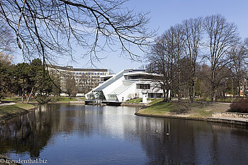 Der Stadtkanal von Riga trennt die Altstadt von der Neustadt.