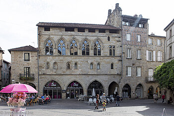 gotischer Wohnpalast am Place Champollion in Figeac
