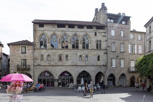 gotischer Wohnpalast am Place Champollion in Figeac