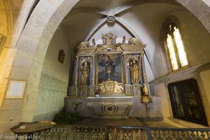 Blick ins vordere Kreuzgewölbe der Kirche von Estaing