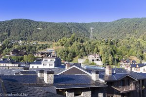 Ausblick über die Dächer von Massana