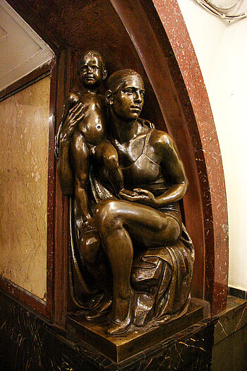 Station Ploschad Revoljutsii – Moskowiter Metro