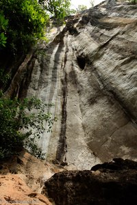 Felswand am Naturpfad von Ko Hong
