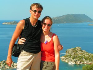 Lars und Anne vor der lykischen Küste in der Türkei.