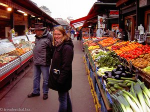 Anne auf dem Naschmarkt
