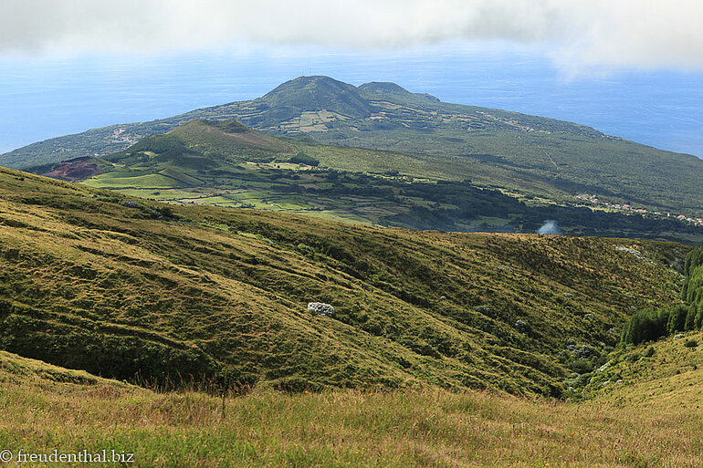 Aussicht von der Caldeira zur Westspitze von Faial