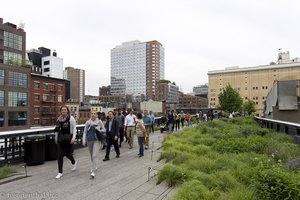 Spaziergang auf dem High Line Park in New York