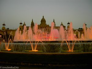 Font Mágica vor dem Schloss von Barcelona