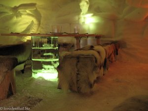 Fellsitze im Restaurant der IgluLodge