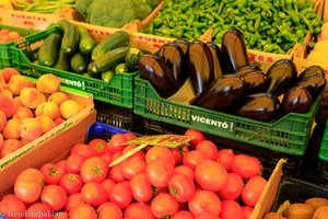 ein Obst- und Gemüsestand im Mercado de Abastos