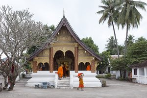 beim Wat Sibunheuang in Luang Prabang