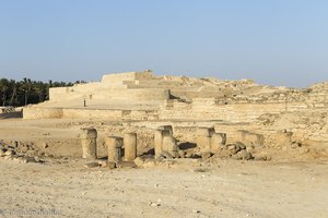 Ruinen einer Moschee in der Ausgrabungsstätte Al Baleed im Oman