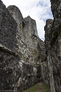 Festungsmauern der Alttrauchburg