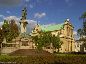 Adam-Mickiewicz-Denkmal vor der Karmeliterkirche