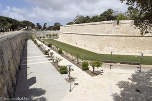 Trockengraben rund um Mdina