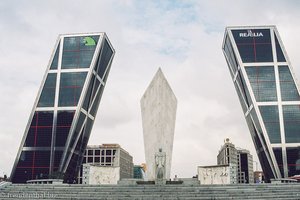 Puerta de Europa, Plaza de Castilla