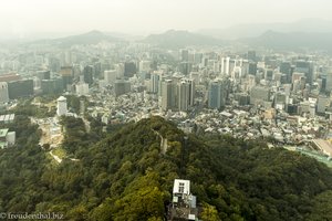 Namsan Seoul Tower und der Blick über die Stadt