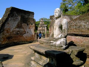 Polonnaruwa - Tempel mit Buddha