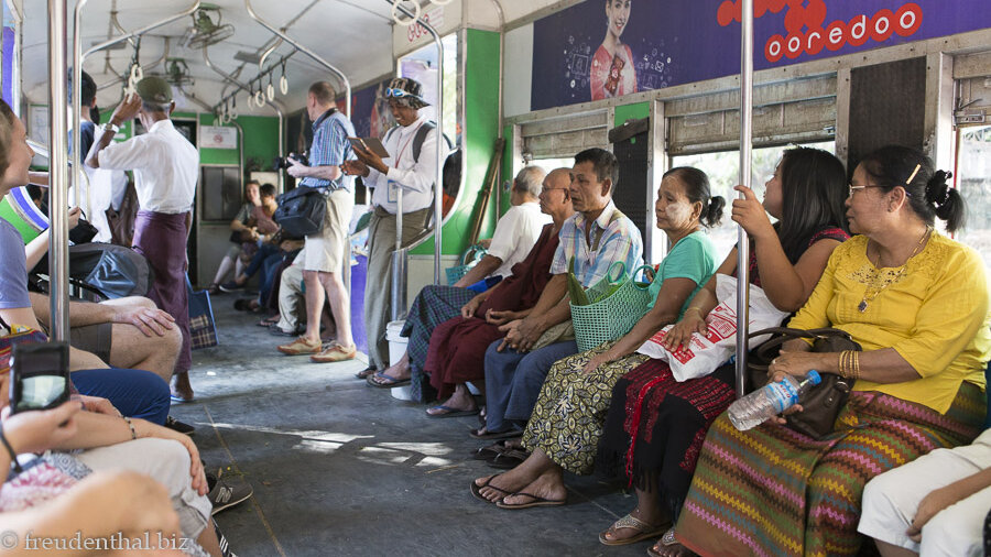 in der Ringbahn von Yangon